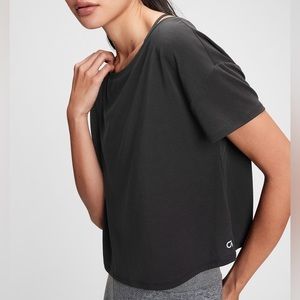 GAP GapFit Breathe Black Short Sleeve Shirt (Size XS Petite)